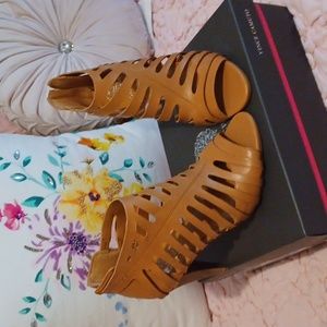 Vince camudo heels